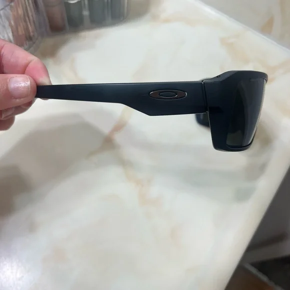 FLASH SALE***Oakley Double Edge Matte sunglasses